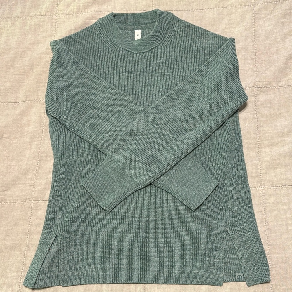 Lululemon Merino Wool ribbed crewneck sweater